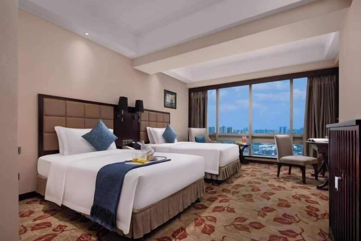 1 bedroom, in-room safe, desk, blackout drapes