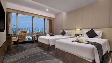 Elite Twin Room | In-room safe, desk, blackout drapes, iron/ironing board