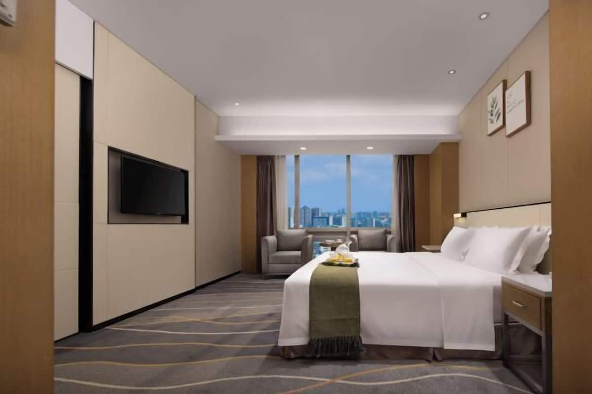 1 bedroom, in-room safe, desk, blackout drapes