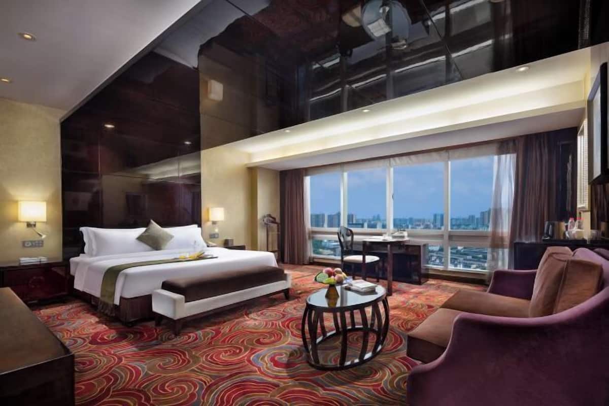 1 bedroom, in-room safe, desk, blackout drapes