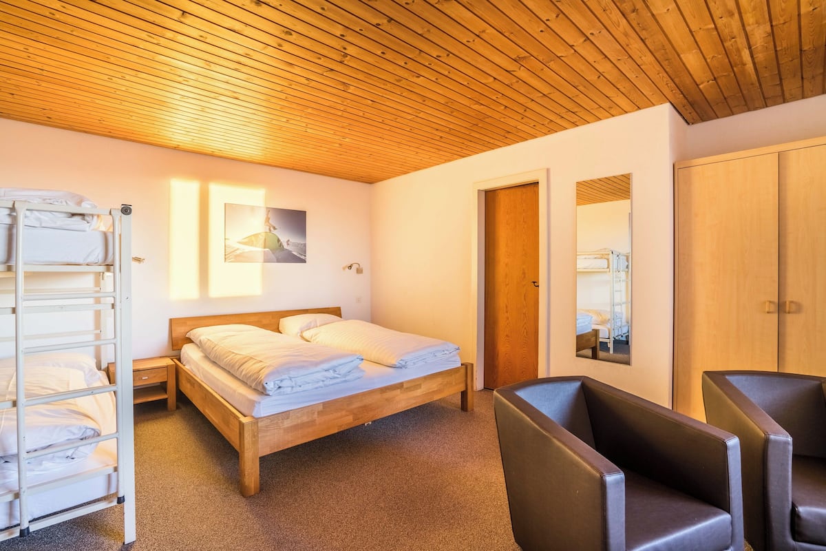 Quadruple Room, Mountain View | Wi-fi percuma