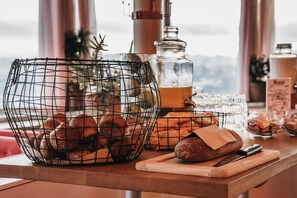 Free daily buffet breakfast  - GALAAXY Mountain Hostel (Falera)