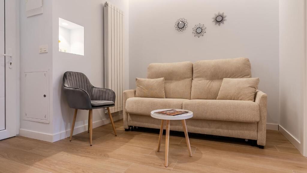 Apartment | Living area | 32-inch Smart TV with digital channels