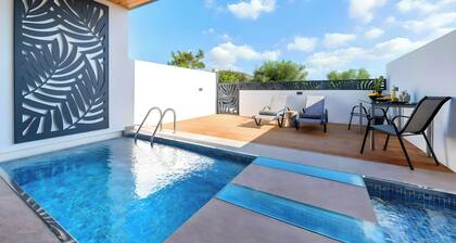 Canes Suite Private Pool