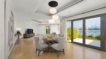 Luxury Villa, Non Smoking | In-room dining