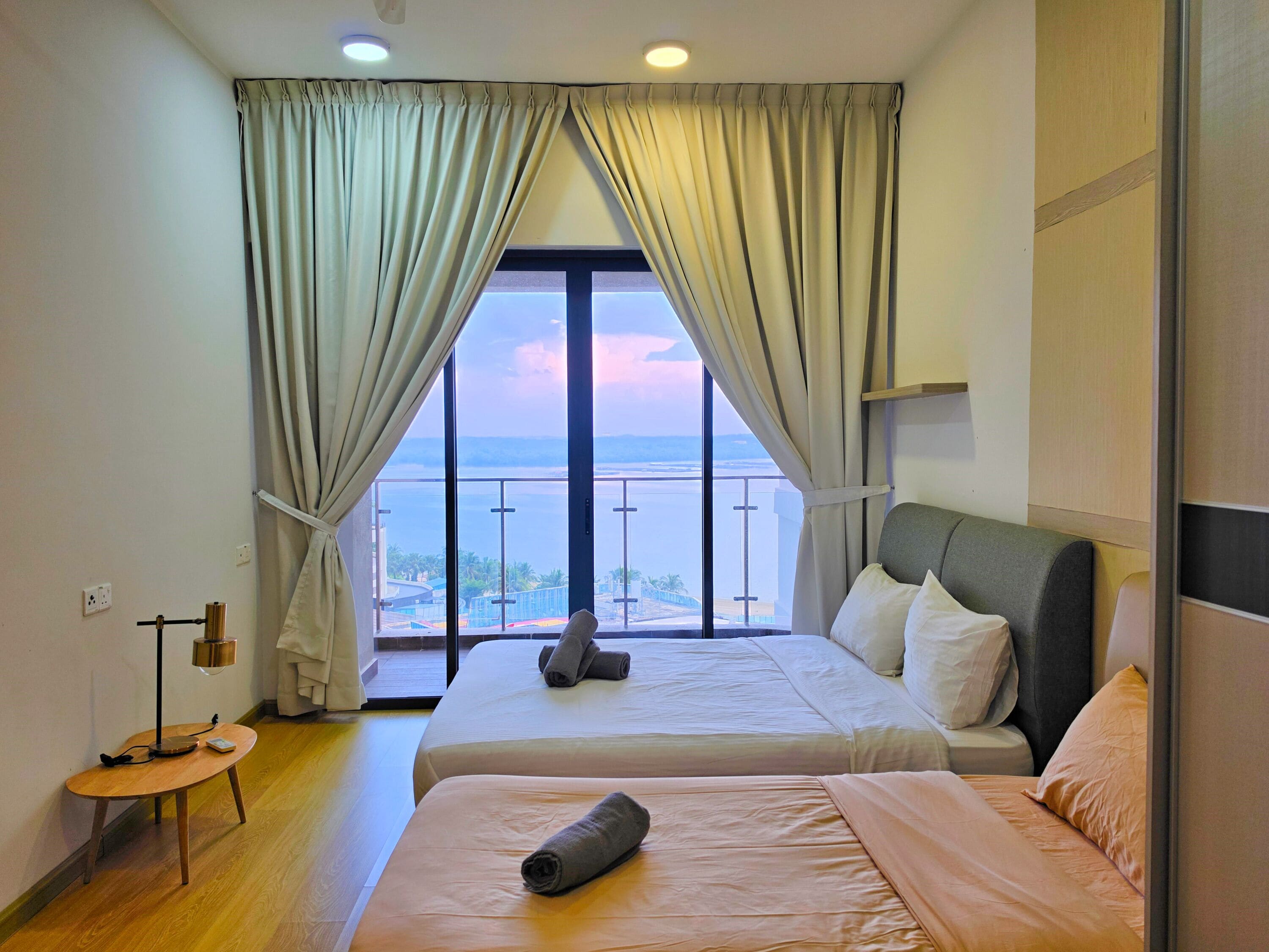 Apartamento executivo | Cortinas blackout, ferros/tábuas de passar roupa, Wi-Fi de cortesia