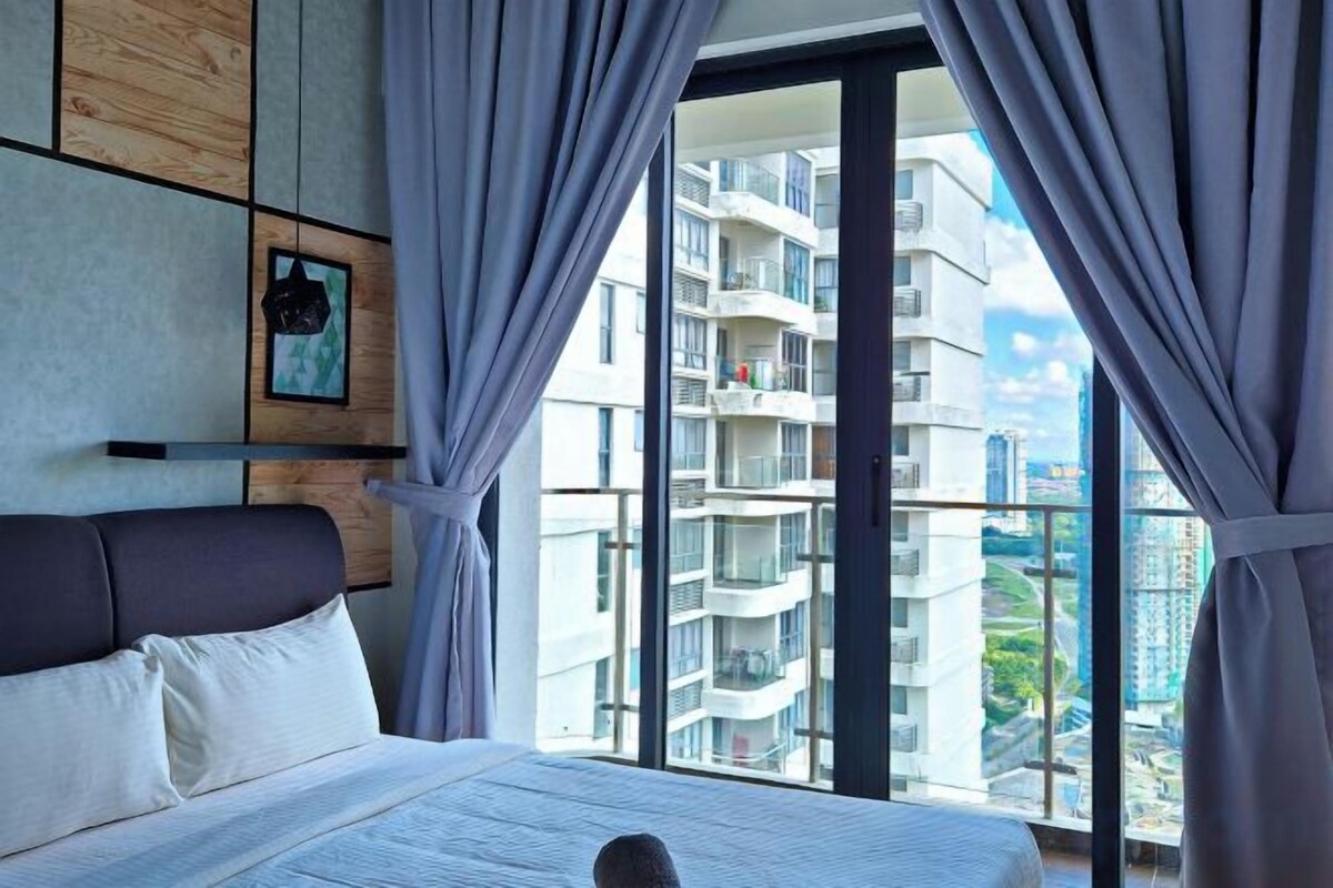 Cortinas opacas, tabla de planchar con plancha, wifi gratis