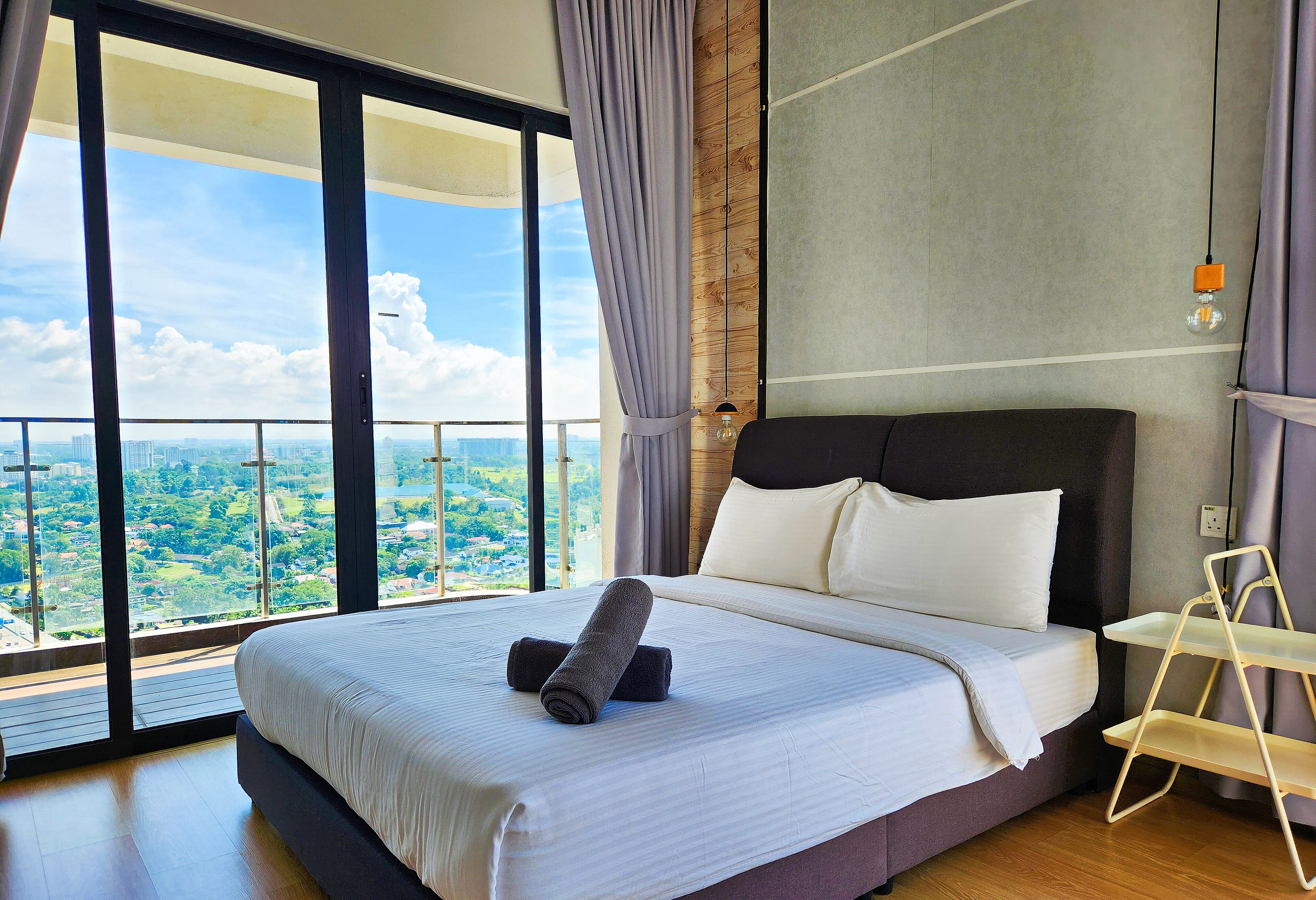 家庭公寓 | 遮光窗簾/窗簾、熨斗/熨衫板、免費 Wi-Fi、床單