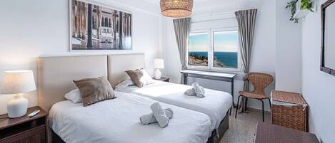 2 chambres, fer et planche à repasser, Wi-Fi gratuit, draps fournis