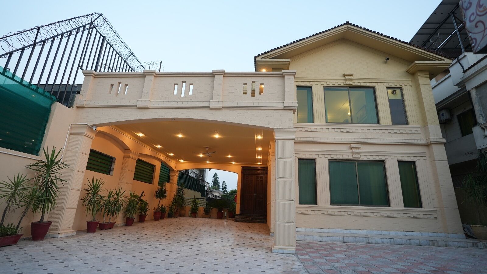 Fachada da propriedade