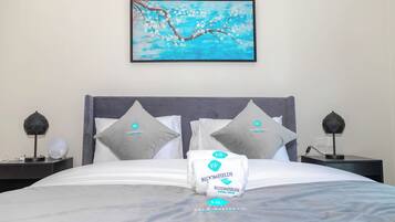 1 slaapkamer, een kluis op de kamer, een strijkplank/strijkijzer