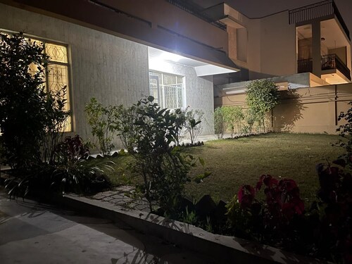 3-bedroom upper portion of one kanal house in Islamabad with AC, WiFi.