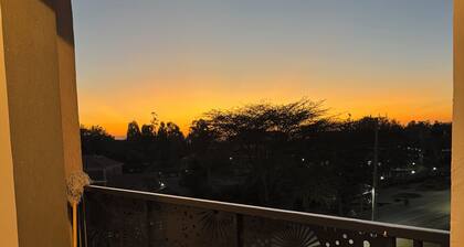 Cedar Luxe Apartments with Mt Kenya views. Family friendly! Walk to Cedar Mall
