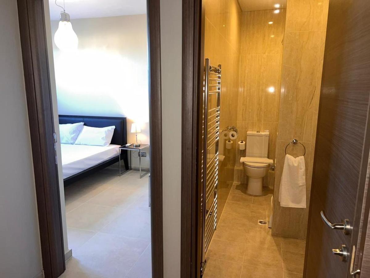 4 bedrooms, iron/ironing board, free WiFi