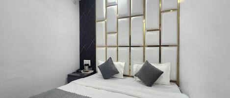 Hypo-allergenic bedding, desk, laptop workspace, free WiFi