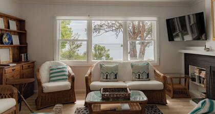 The Little Pearl - Front row at Beauty Bay