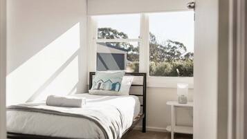 3 bedrooms, iron/ironing board, free WiFi, bed sheets