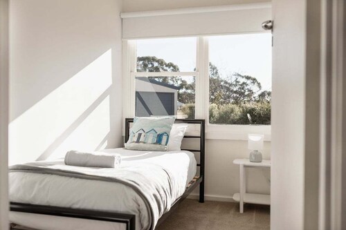 The Little Pearl - Front row at Beauty Bay