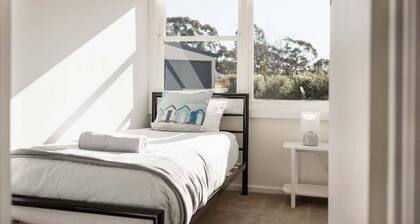The Little Pearl - Front row at Beauty Bay
