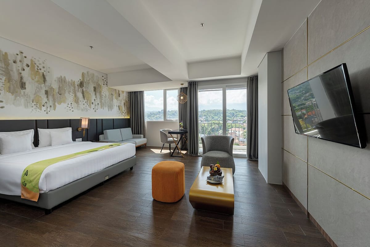 ห้องจูเนียร์สวีท, ระเบียง, วิวภูเขา | เครื่องนอนระดับพรีเมียม, โต๊ะทำงาน, ห้องเก็บเสียง