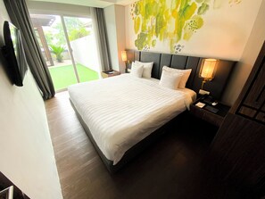 Suite, Non Smoking, Balcony | Premium bedding, soundproofing, free cribs/infant beds, bed sheets - Nemuru Grand Bhuvana Ciawi (Ciawi)