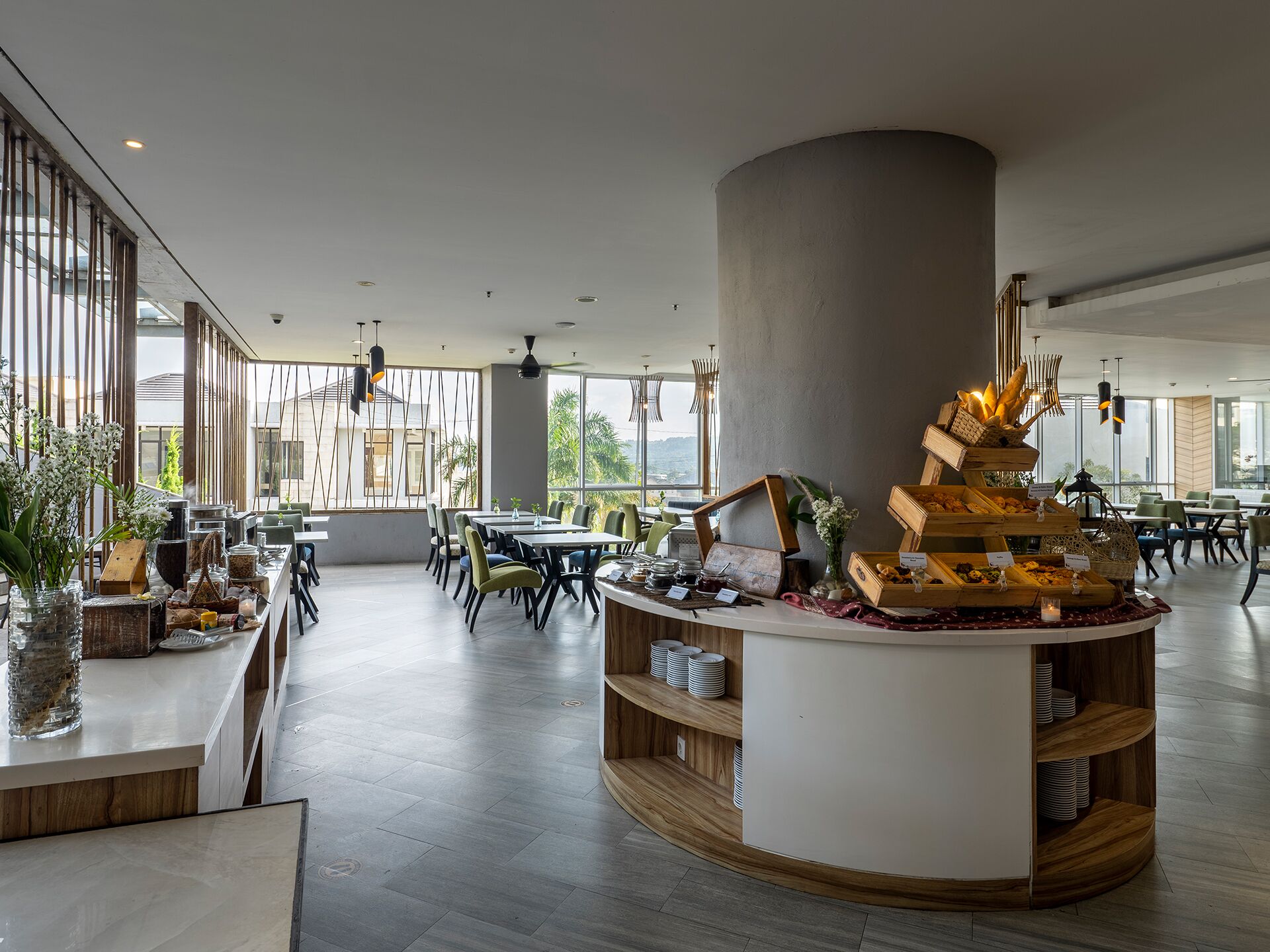 包含每日自助早餐