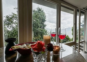 Living area - Manas Valley View bungalow  (Kodaikanal)