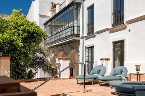 Outdoor pool, open 9:00 AM to 9:00 PM, sun loungers