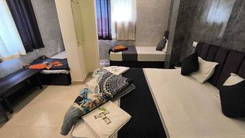 Deluxe Quadruple Room | Free WiFi