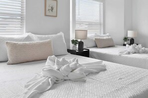5 bedrooms, iron/ironing board, WiFi, bed sheets
