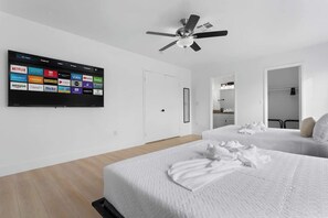 5 bedrooms, iron/ironing board, WiFi, bed sheets