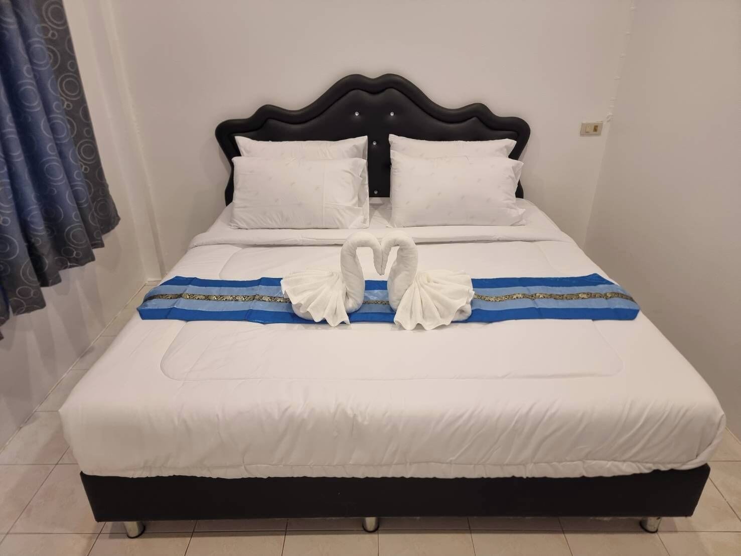 标准双人房 | 遮光窗帘、免费 WiFi、床单