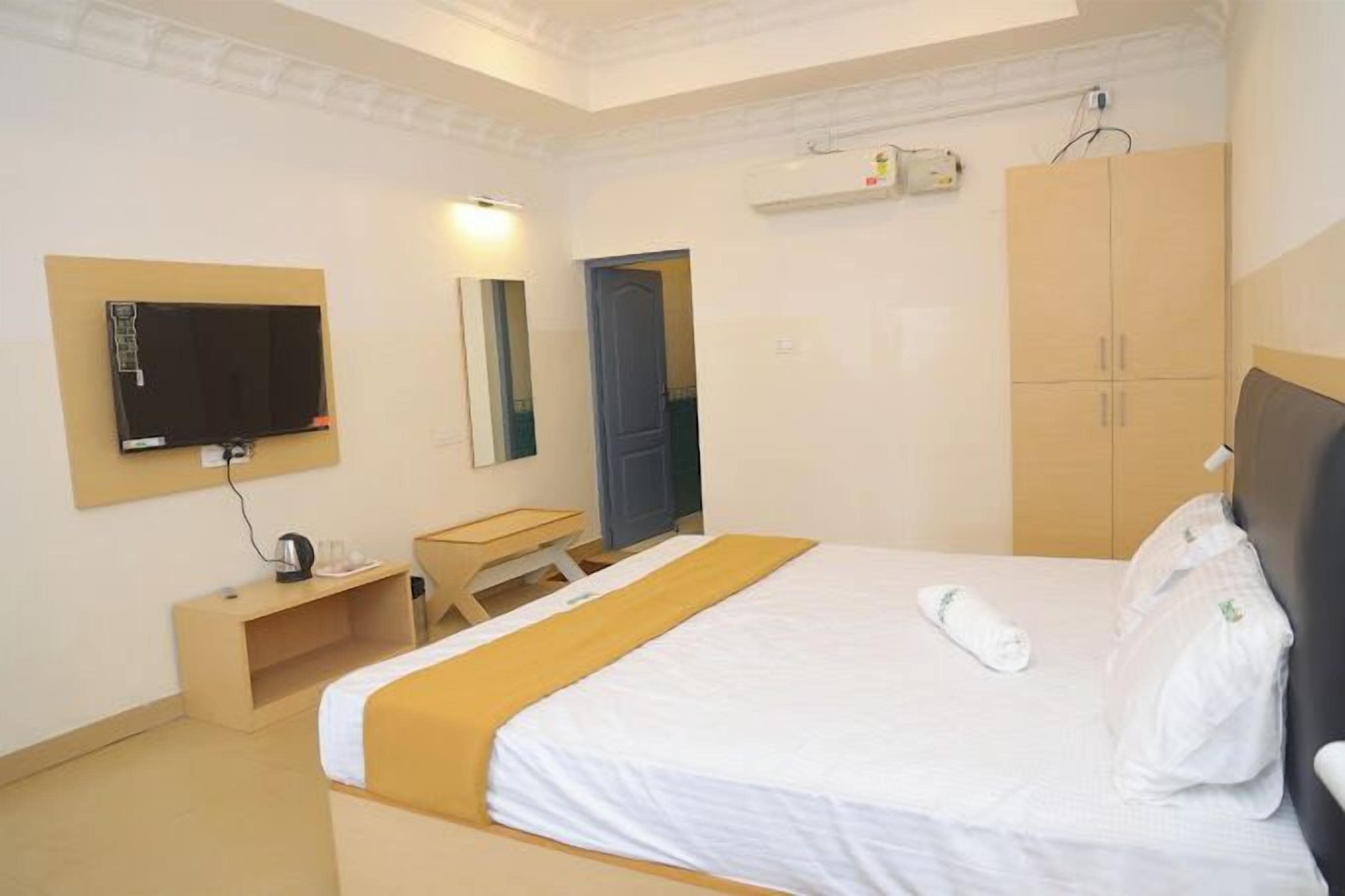 Deluxe Double Room | Desk, laptop workspace, free WiFi