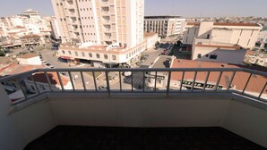 إطلالة على المدينة من المنشأة