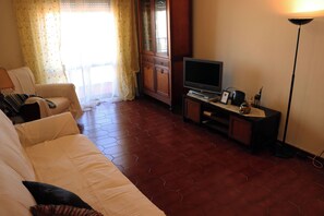 Family Apartment, City View | Living area - Urban Beach - Vista Rio (Portimão)