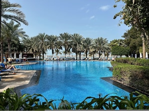 Unclassified image, 4 of 32, button - Dream Palm Residence 3BR Luxury Apartment on Palm Jumeirah (Dubai)