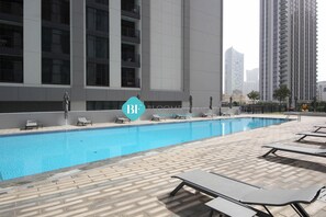 Outdoor pool - Bloomfields 2BR in Bridges Al Reem (Abu Dhabi)