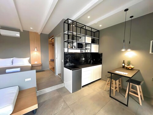 ICanes Suite Private Pool