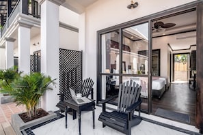 Artículos del minibar gratis, sistema de insonorización y wifi gratis