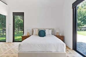 2 bedrooms, iron/ironing board, travel cot, free WiFi