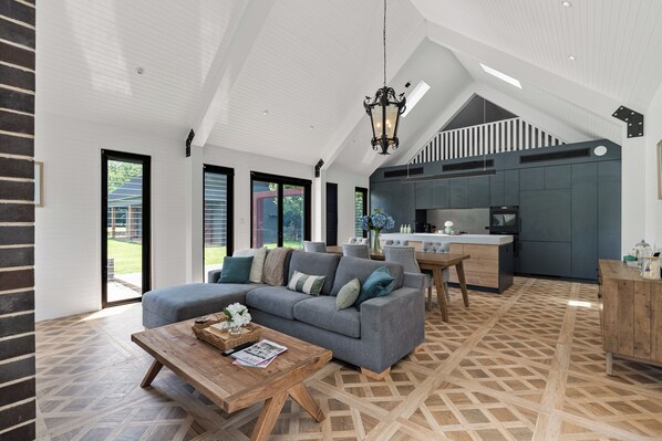 Smart TV, fireplace, offices