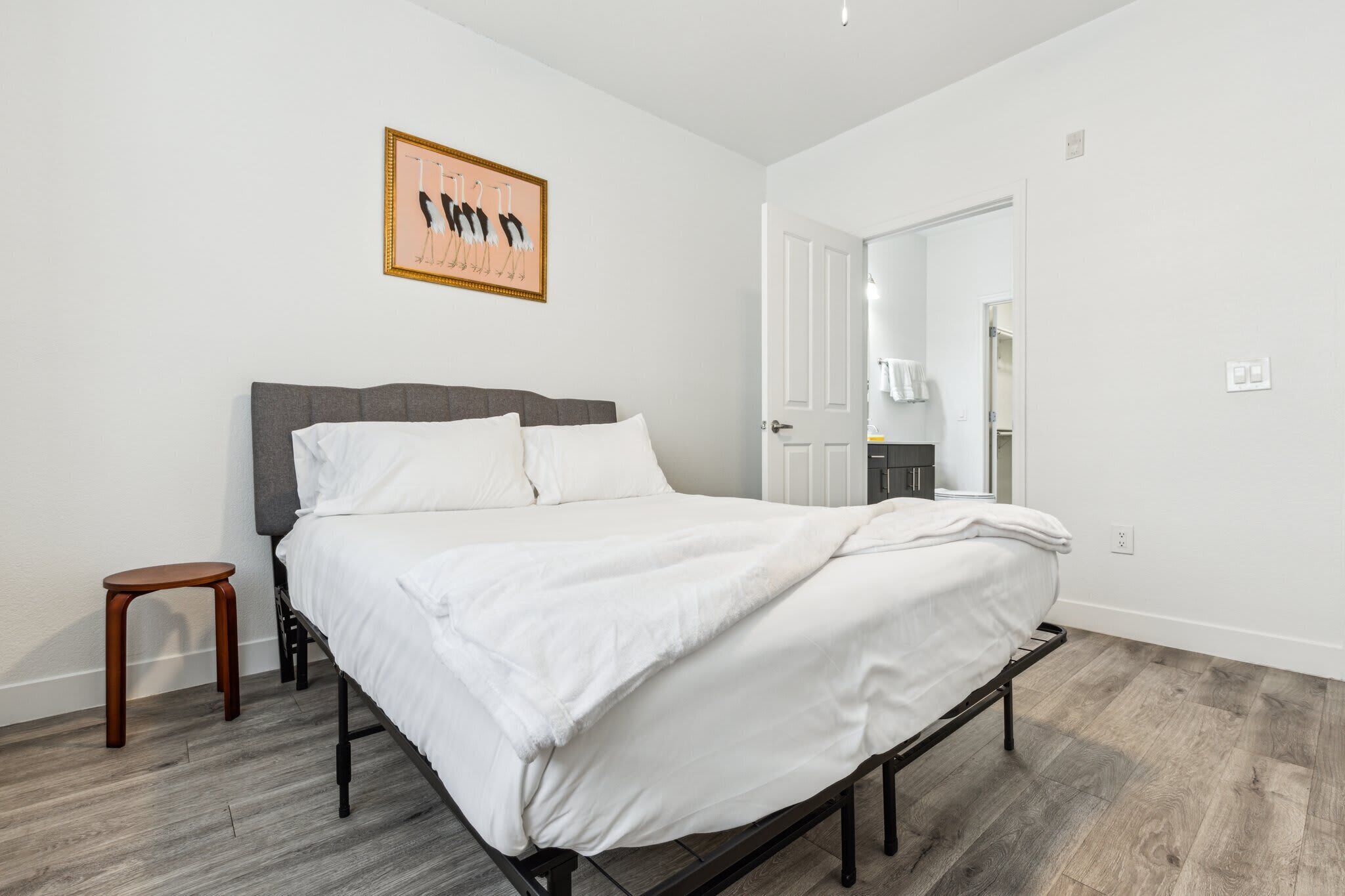 2 makuuhuonetta, työpöytä, silitysrauta/-lauta, Wi-Fi