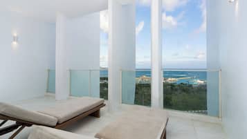 Exclusive Quadruple Room, Bathtub, Ocean View | Balcony