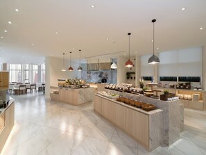 Bữa sáng buffet hàng ngày (550 TWD/mỗi người) 