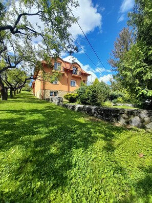 Courtyard - Harmónia Wellness Villa (Szilvasvarad)