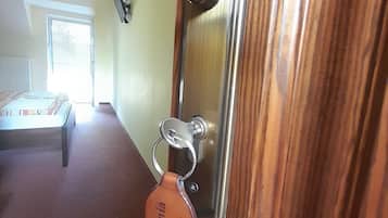 Classic Double Room, Hill View | Soundproofing, free WiFi