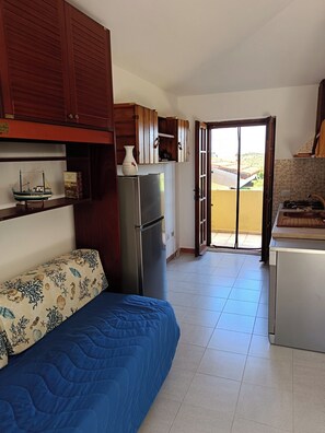 1 bedroom, desk, free WiFi, bed sheets