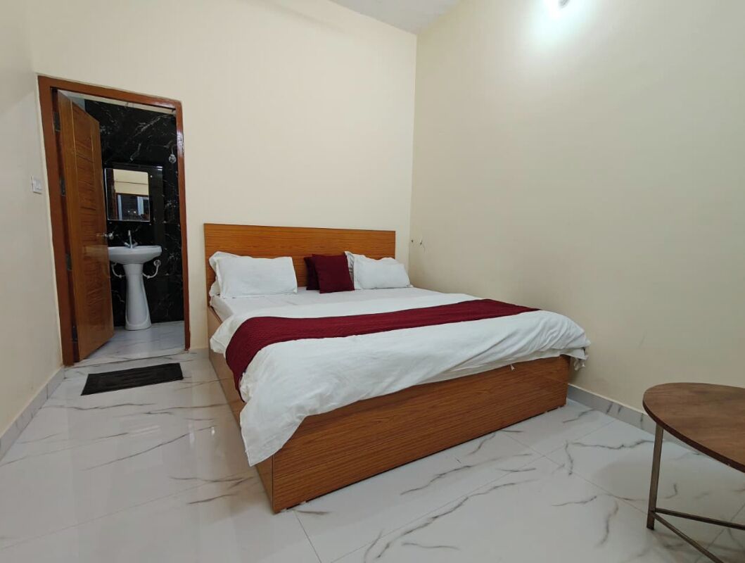 Deluxe Double Room, City View | Desk, free WiFi