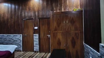 Deluxe Double Room, City View | Desk, free WiFi