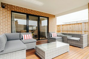 Terrace/patio - Brand New Torquay Seaside Getaway (Surf Coast)